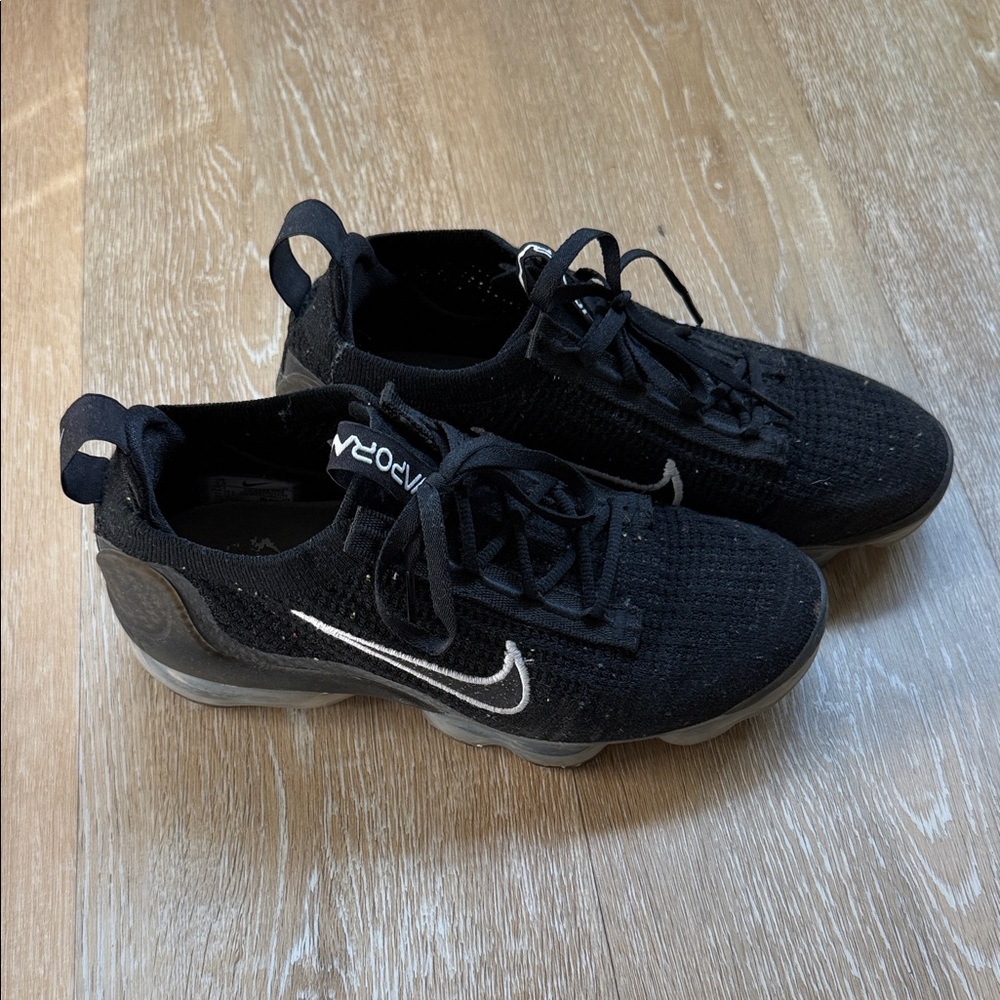 Nike vapormax Black Knit Sneakers with White Logo